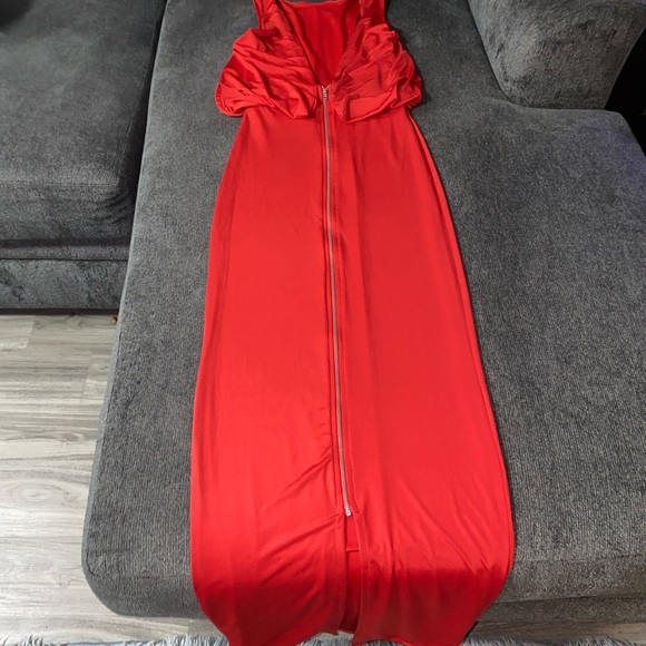 Super sexy and comfortable Red maxi dress with low cut V open back, zip up - Picture 3 of 6